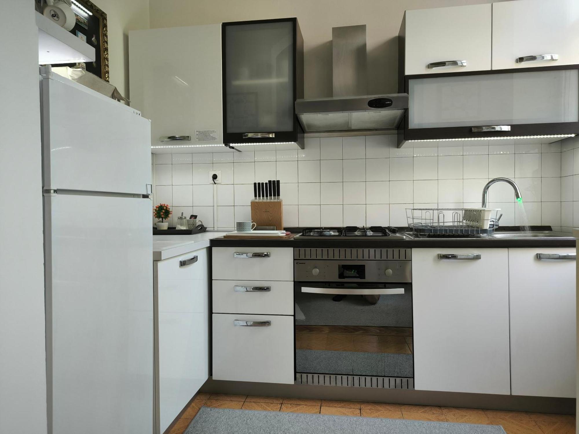 Konzul -Top Apartment, Strict Center, Parking Осиек Экстерьер фото
